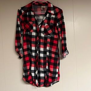 PASSPORT Women’s Long Flannel-Patterned Button-Up - Sm